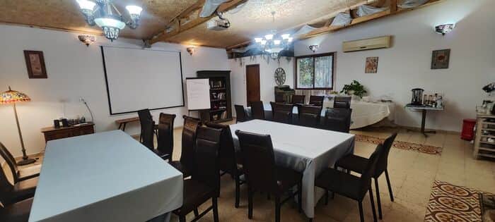 תמונה של אולם ההדרכות